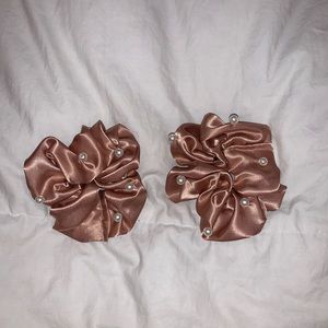 Pearl satin scrunchies